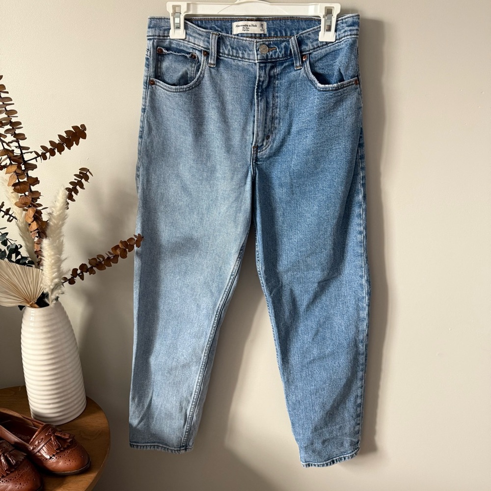 ABERCROMBIE • JEANS